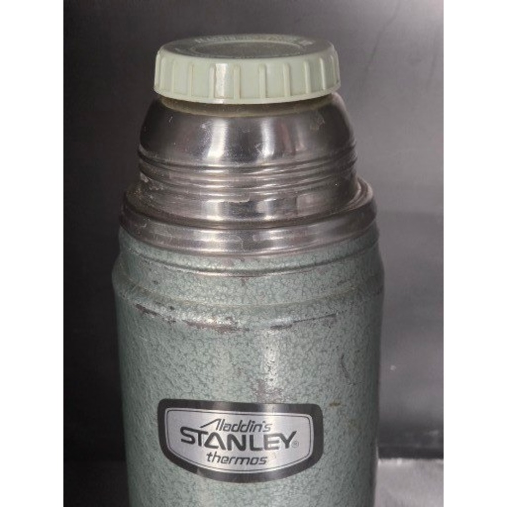 VTG Aladdin Stanley Thermos A-943C Pint 16 oz Hammertone Green Vacuum Bottle USA - Picture 2 of 9